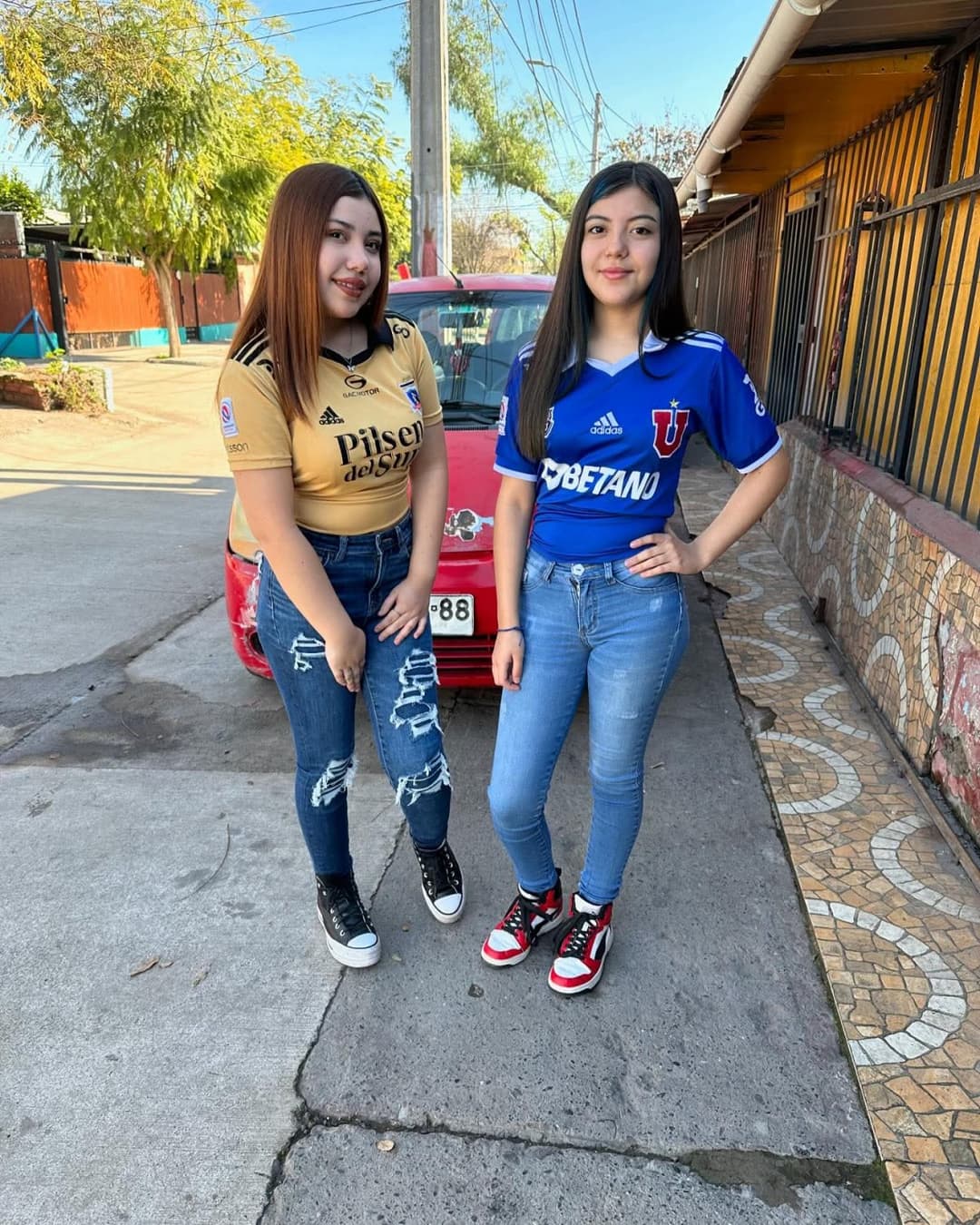 Haberme cogido a la mamá y unos años mas tarde a su hija fue excitante, las dos la chupan delicioso