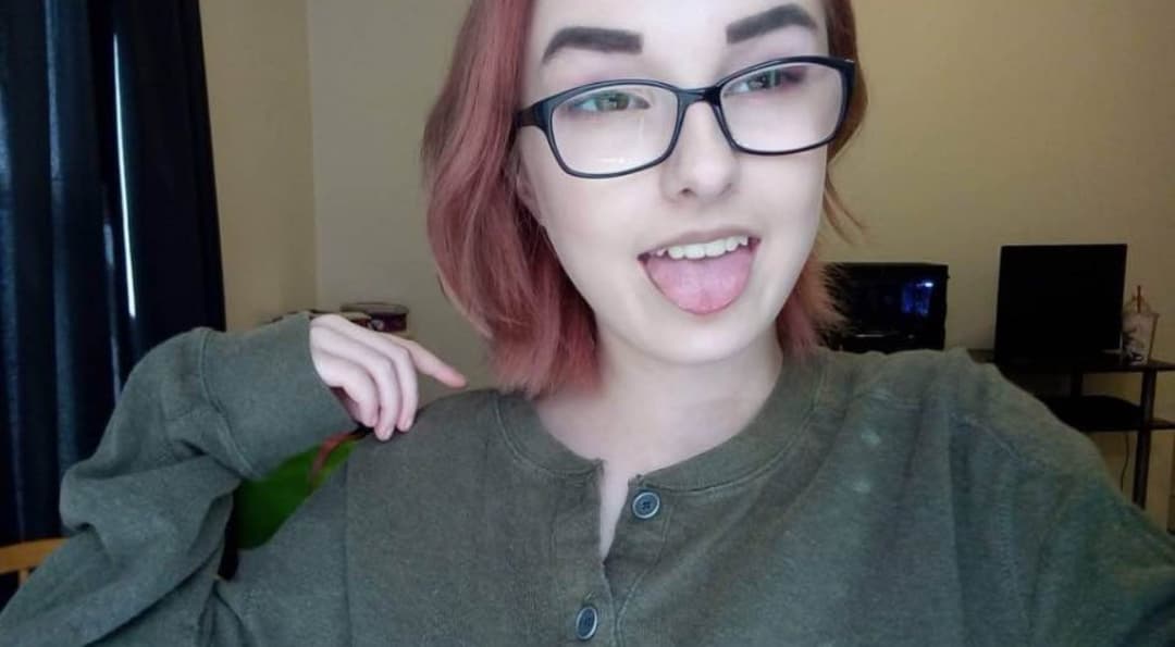 Lonely single girl will rate your cock/wife/gf