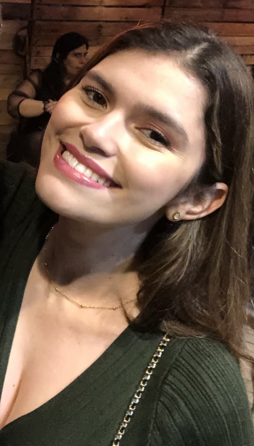 Novinha brasileira engasgando no pau grande do amigo