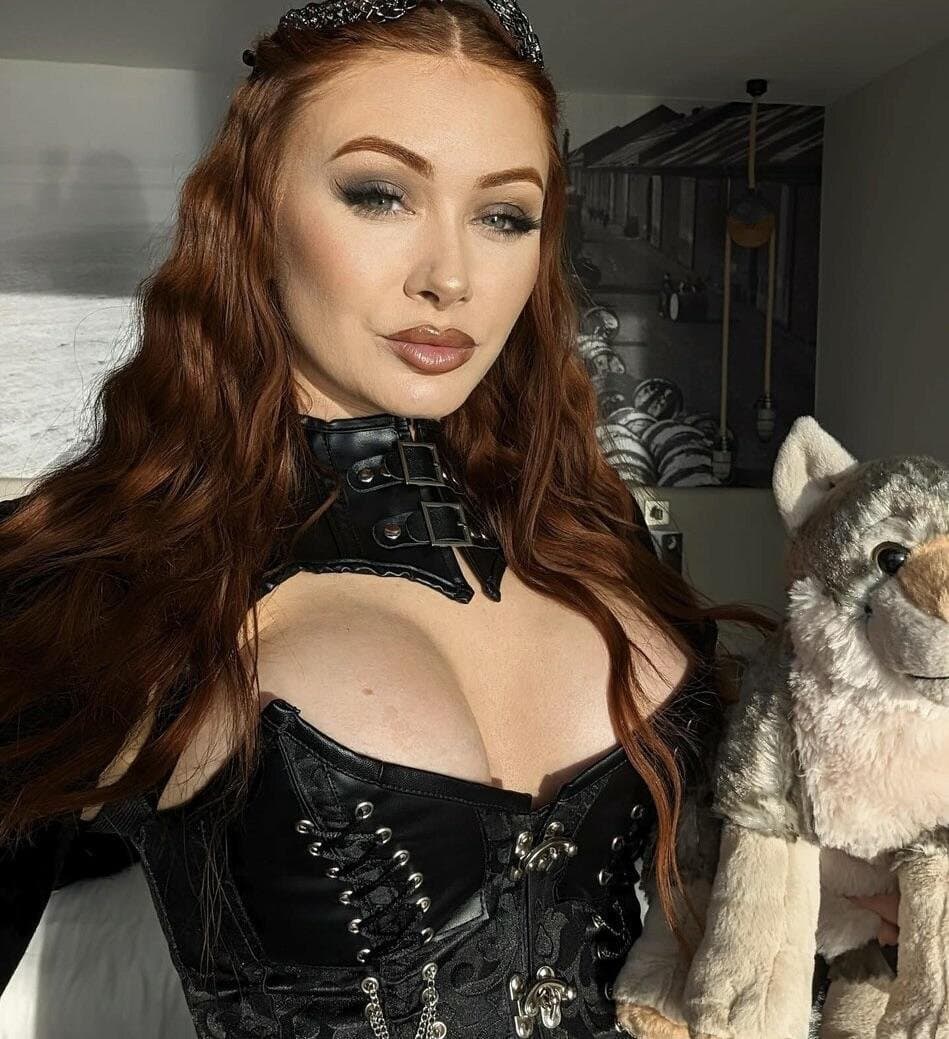 Elz the witch goon for her big tits such perfect chav goon fuel