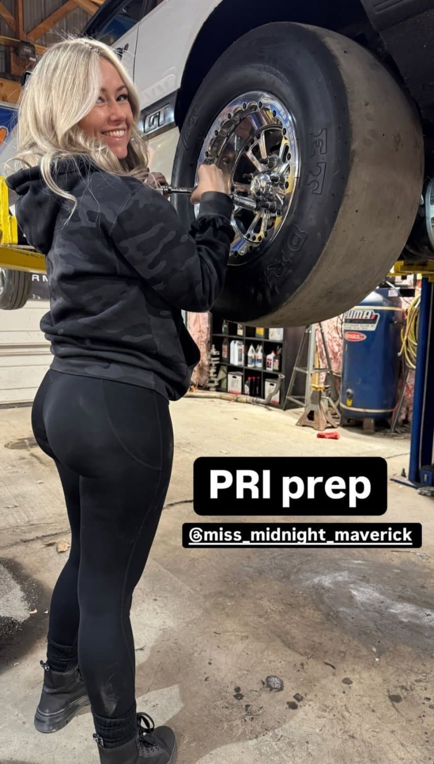 Beautiful thick blonde mechanic pt 3