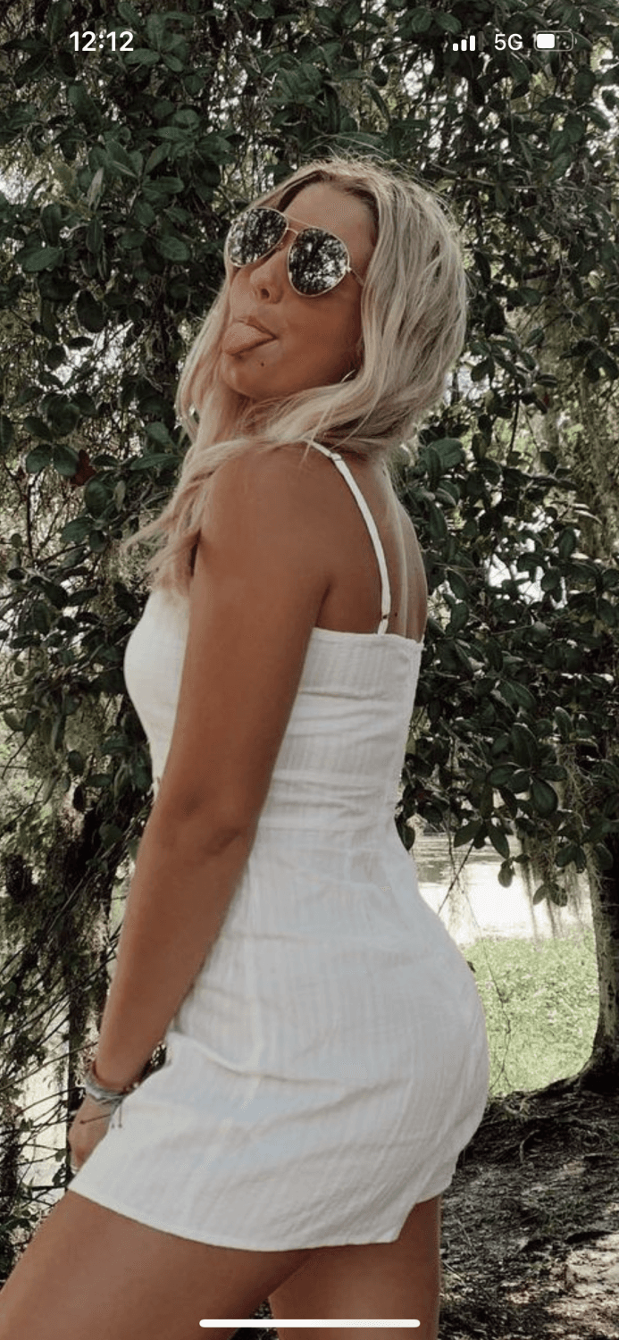 Which of my irls do you guys like the most or find the hottest lmk on her or kik me