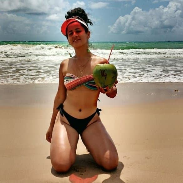 Click to view full size Minha nova deusa dona de casa já mim fez gozar muito