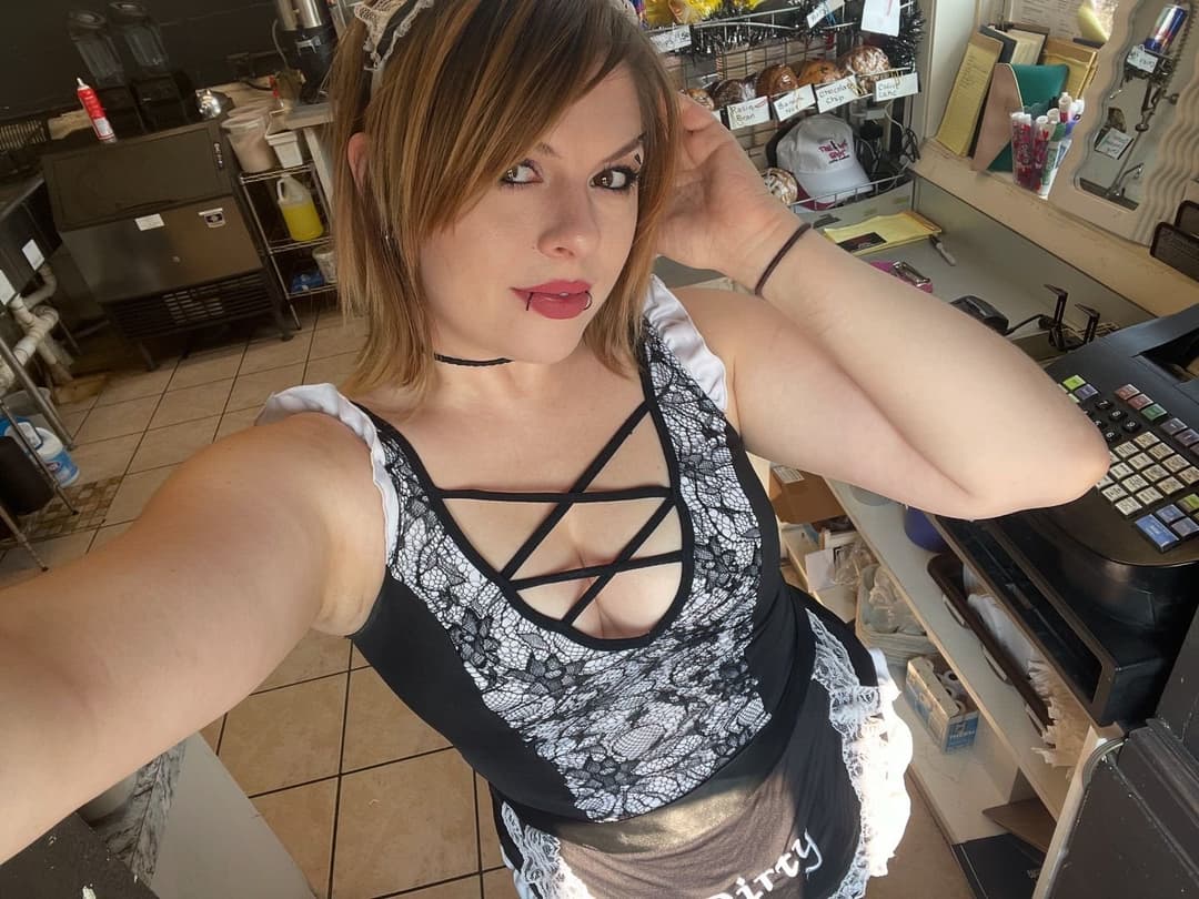 J3NNY The Slutty Bikini Barista