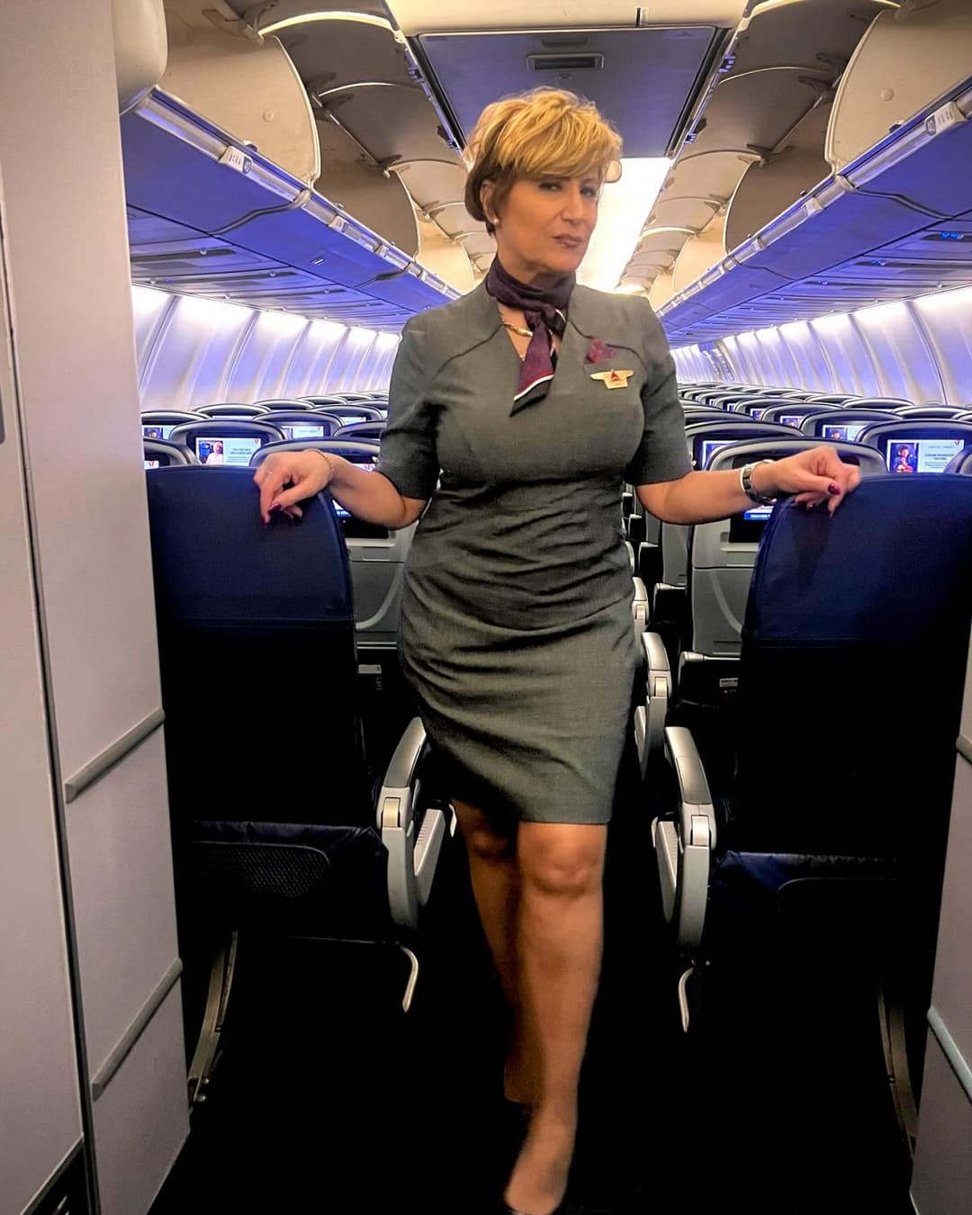 Thick Gilf flight attendant 2