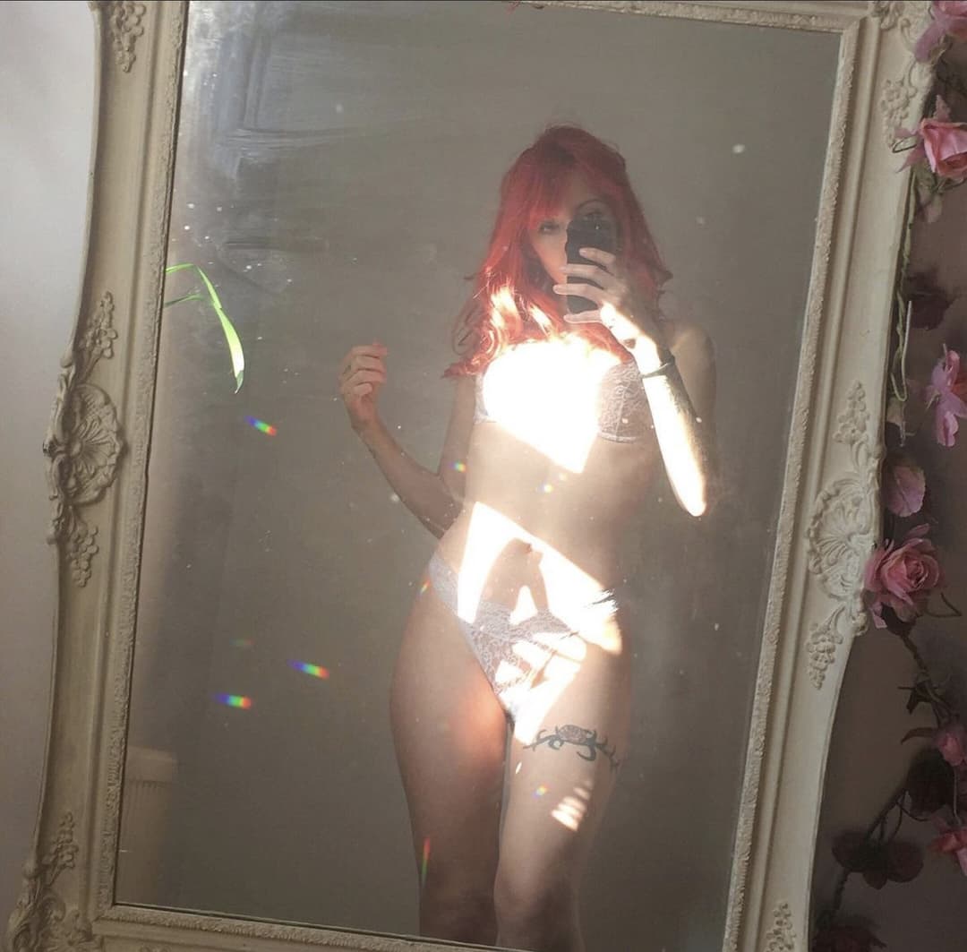 I think my crush Ellen knows how to attract fans