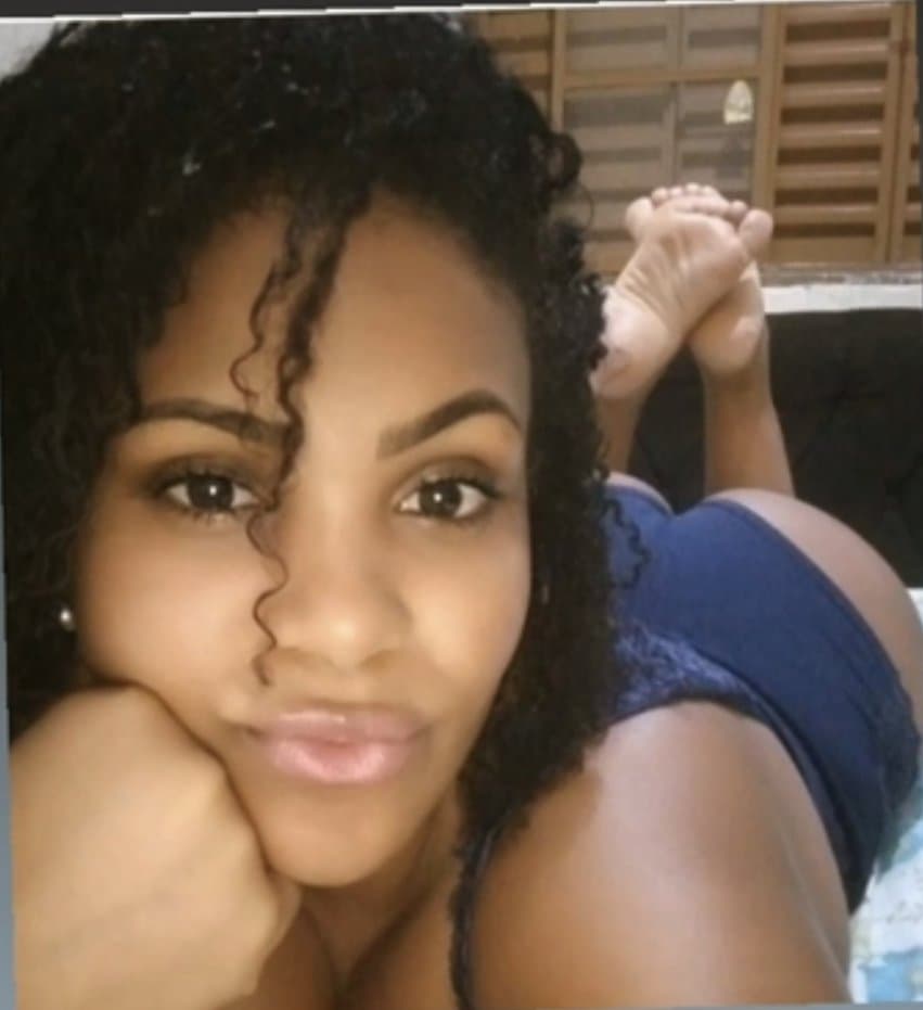 Coroa morena gostosa de Jacareí adora se exibir de lingerie | Coroa rabuda e peituda