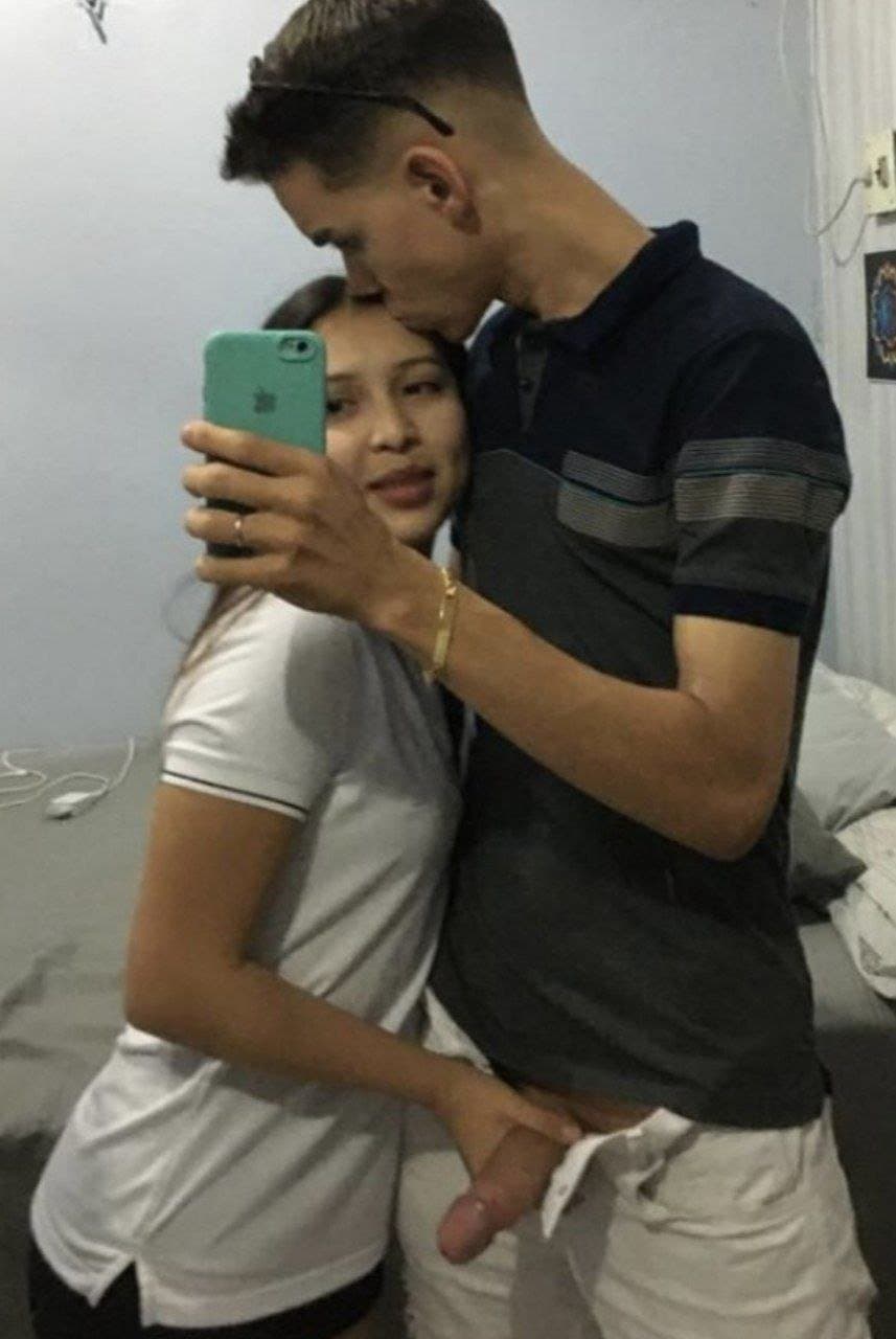 Esses primos foram comer juntos, mais parece que a conversa foi longe demais e acabou no motel...