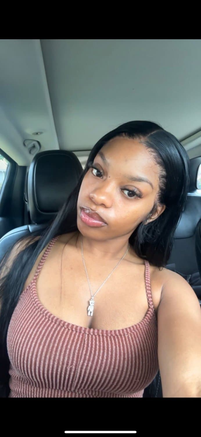 You can just tell the pussy is tight and the head is sloppy ??? perfect Chicago ebony slut