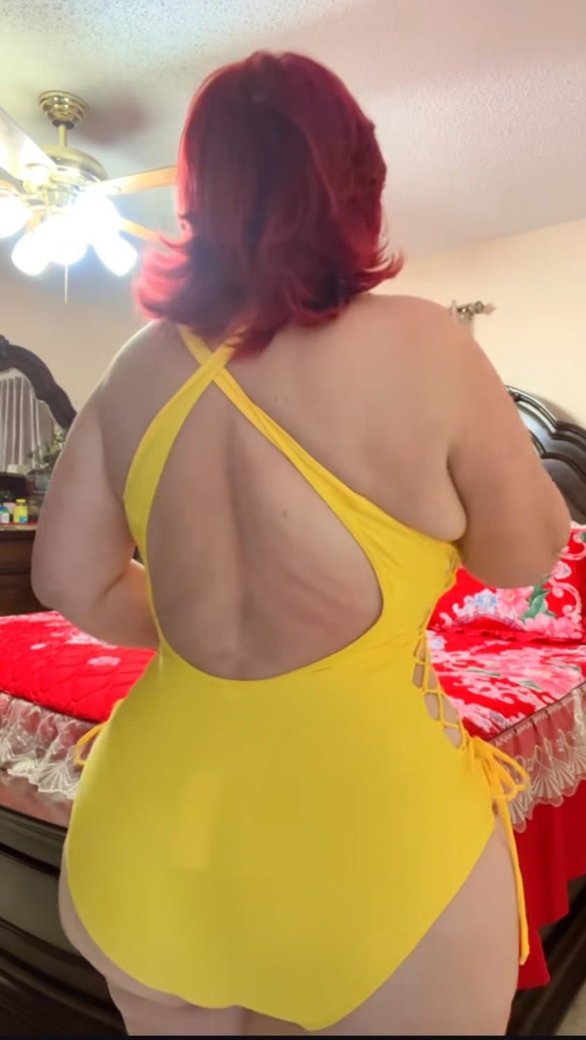 Sexy photos of my hot mom big ass, I stole the photos from her cell phone