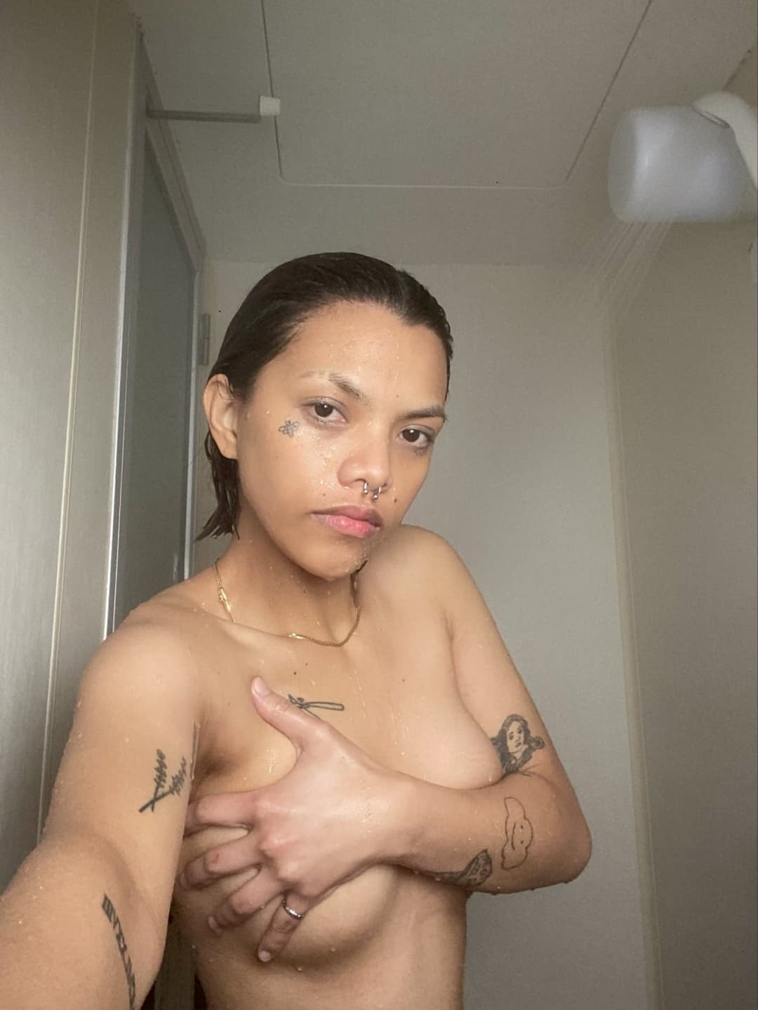 baddie lesbian (pierced nipples, tease, braless)
