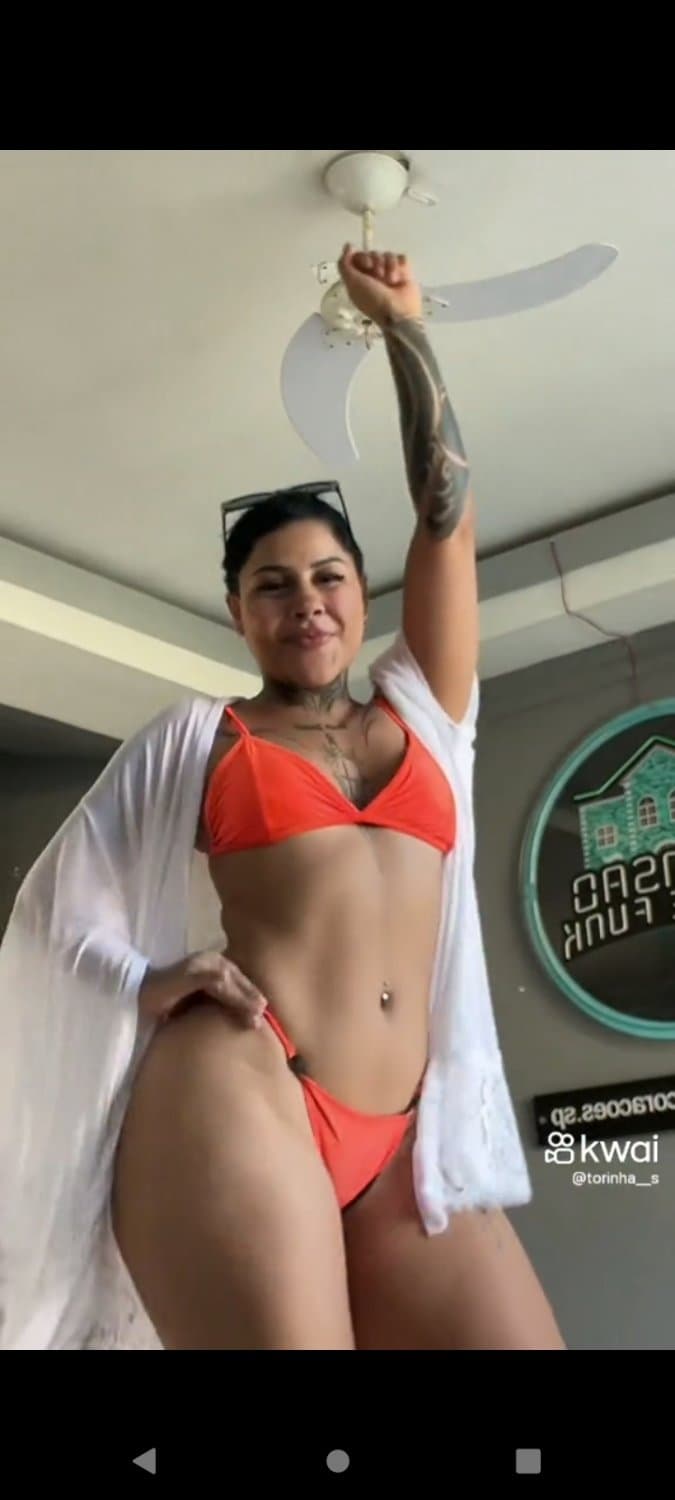 Torinha.Tô batendo muita punheta para essa mulher deliciosa