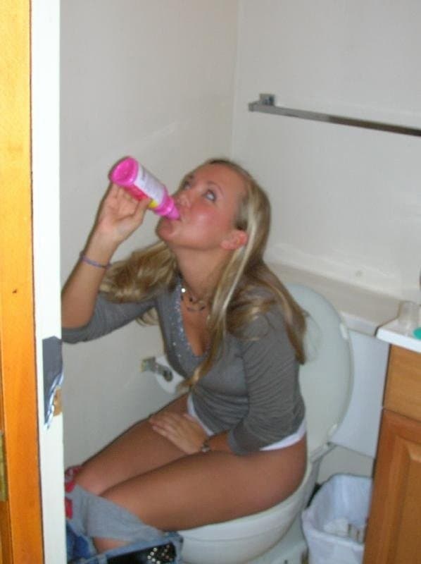 Pissing girls ❤️❤️