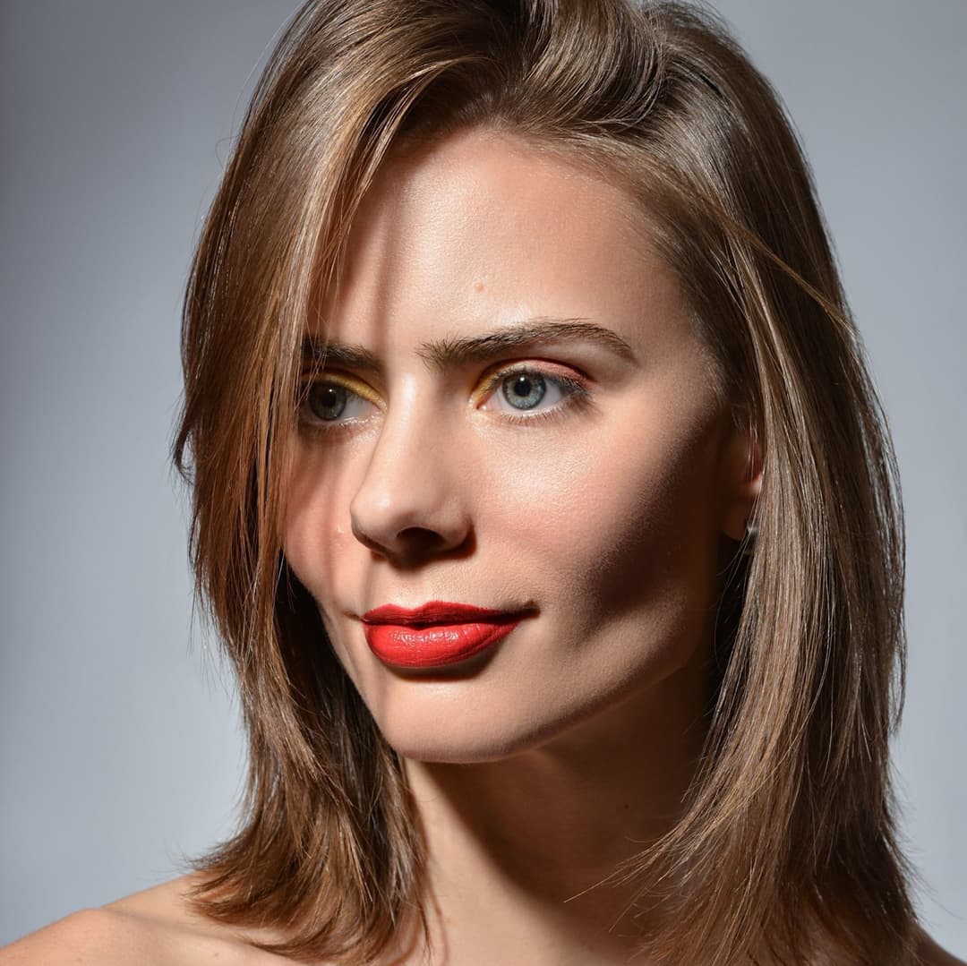 Yummy model caught on spycam