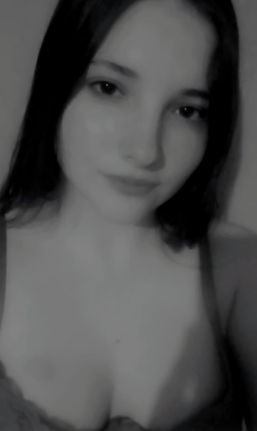 Fresh webslut Maddie for all to enjoy