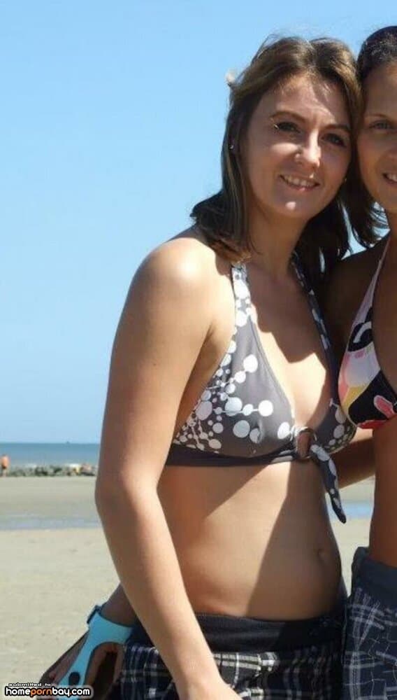 Wife with Amazing Hourglass Shape & Bubble Butt