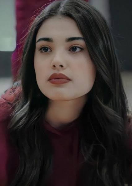 Lizge comet muito linda essa maravilha de mulher ??