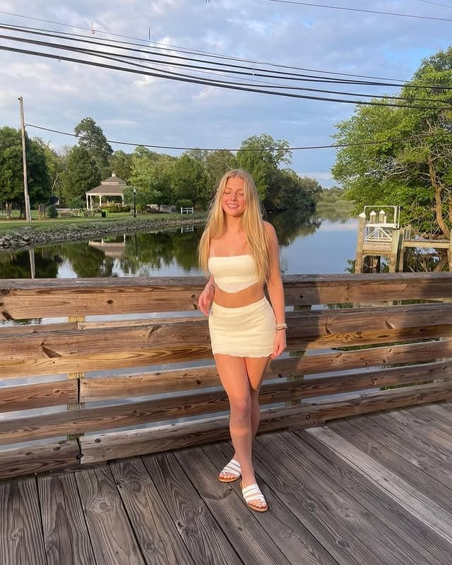 Sexy busty blonde teen Ashley