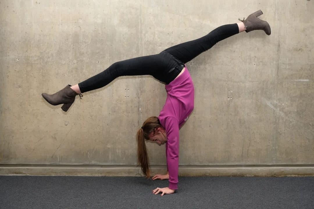 Flexible Teen Subreddit r/FlexiHexiSub