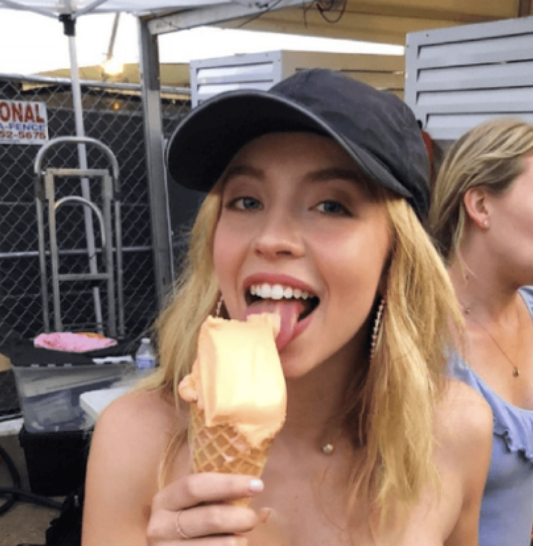 Teaser Content Of Sydney Sweeney See Full Content In Premium Galleries $5 In Link In Bio