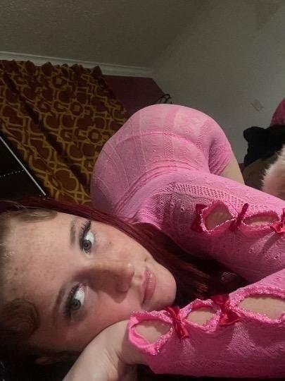 Click to view full size 20 year old burgundy head escort in Orange County ca - EroMe-02