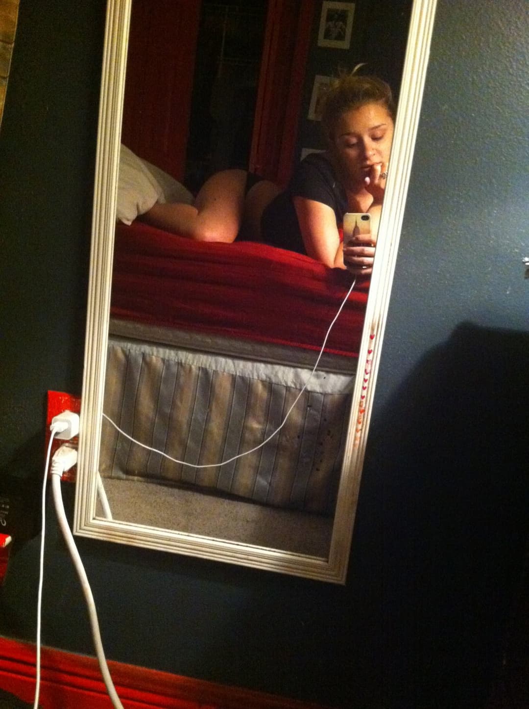 Lacie should’ve set a passcode on her old phone