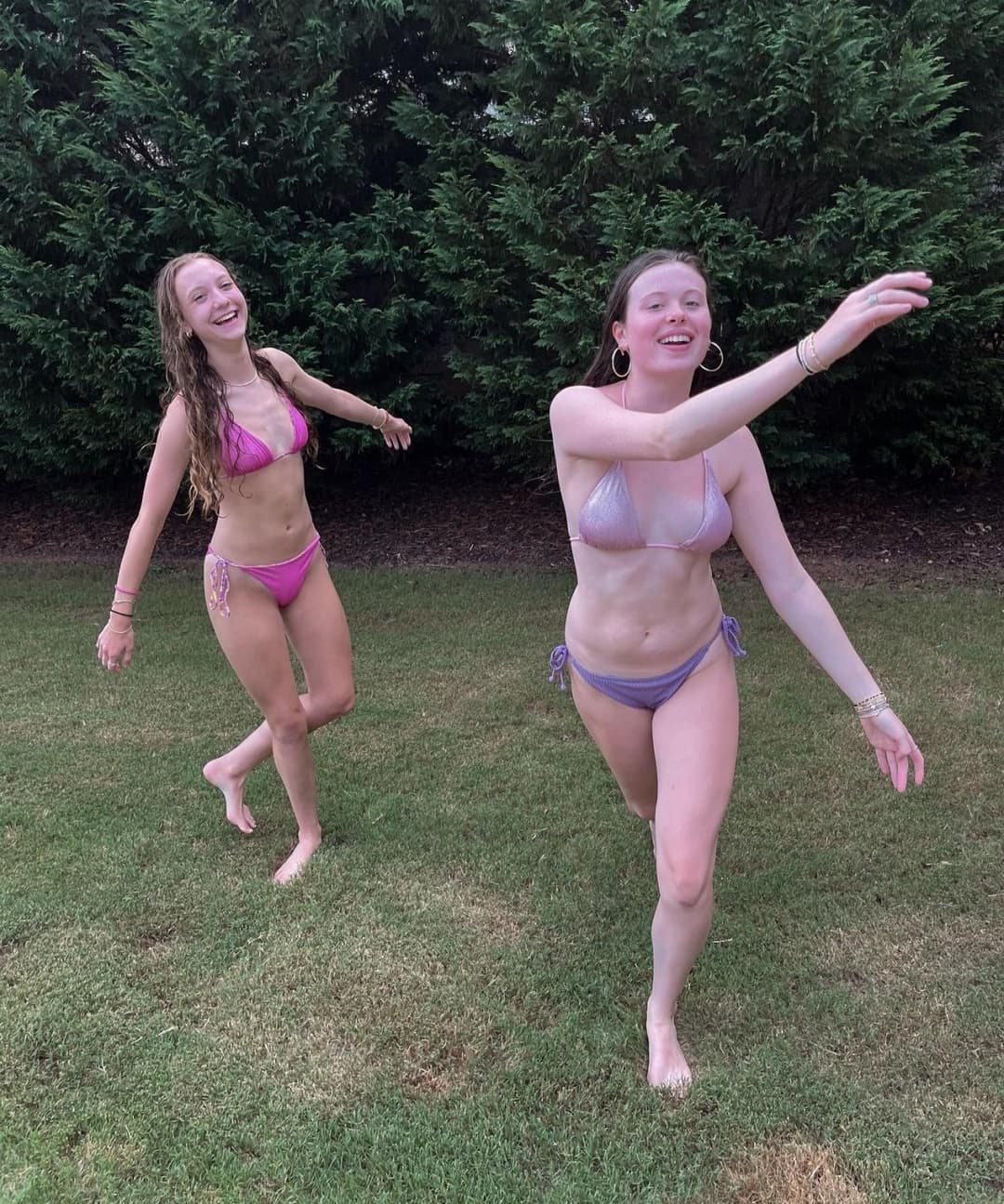 Sexy Teens in Bikinis
