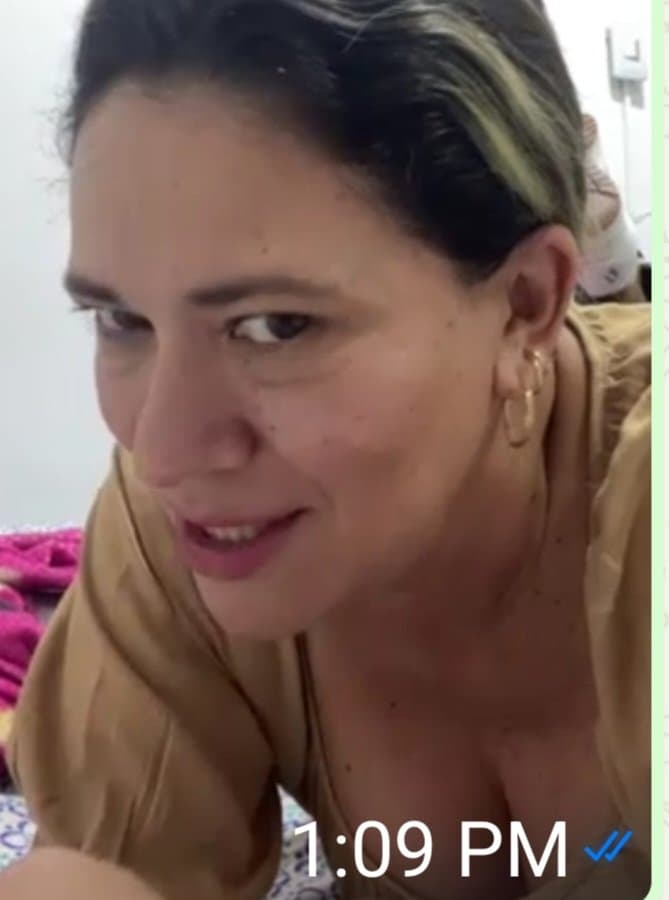 46-year-old Colombian m*** loves to f*** no condoms are needed you can come in all holes and she lov