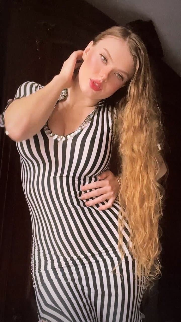 Sexy arabic blonde bellydancer form egypt