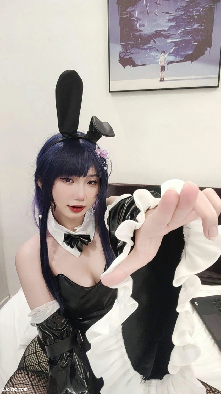 Nữ sinh cosplayer thích threesome