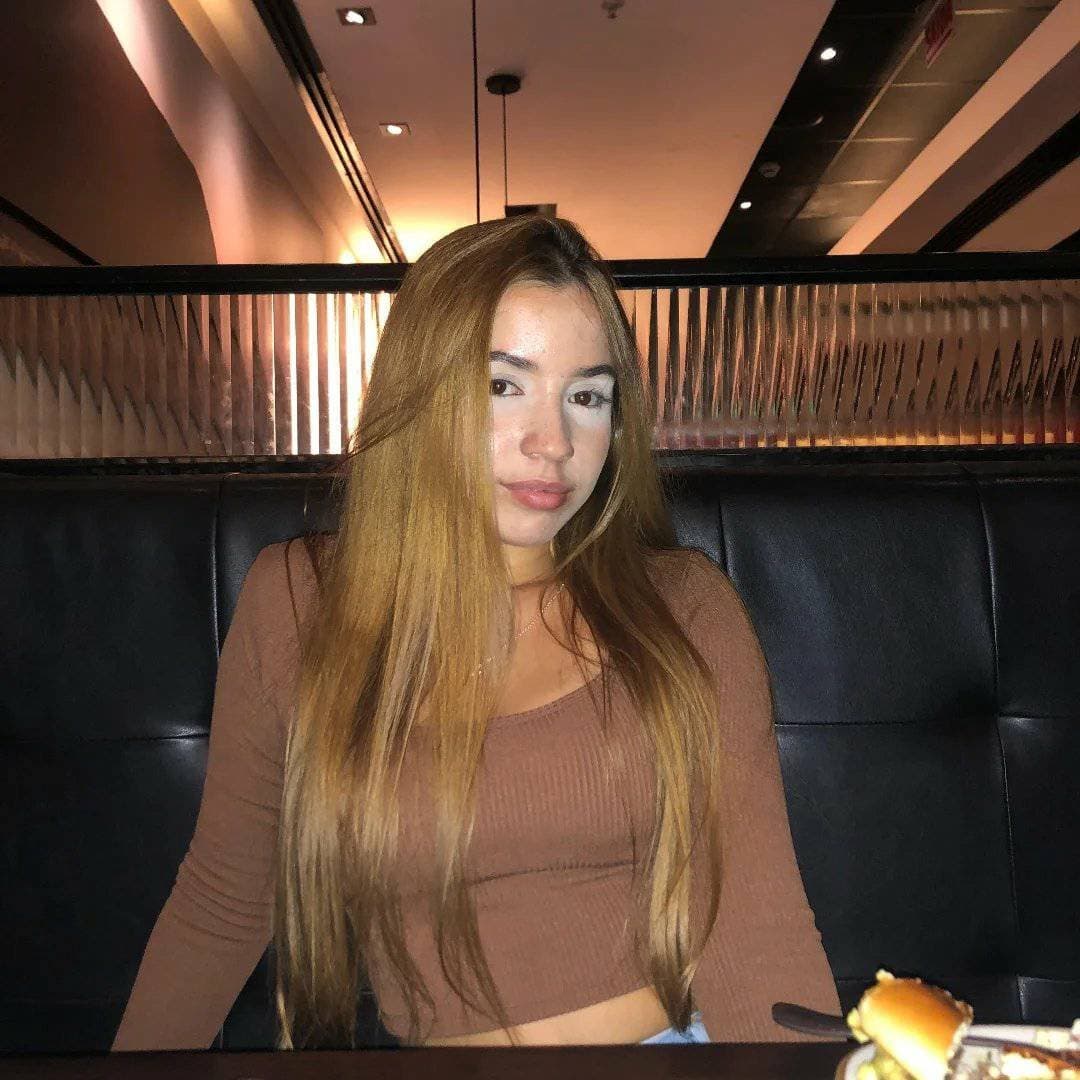 Loirinha vazada dando e gemendo alto pra traficante