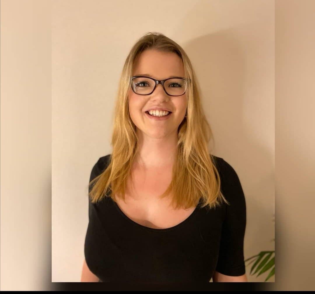 Simone from Germany captured nude in her 19yo prime