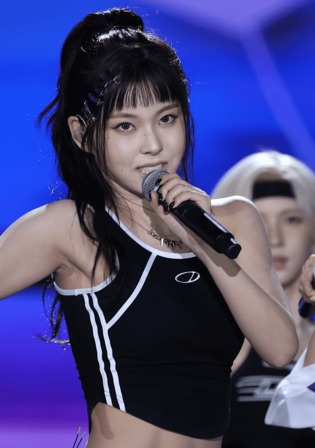 Kyujin nmixx her armpits should be covered in cum