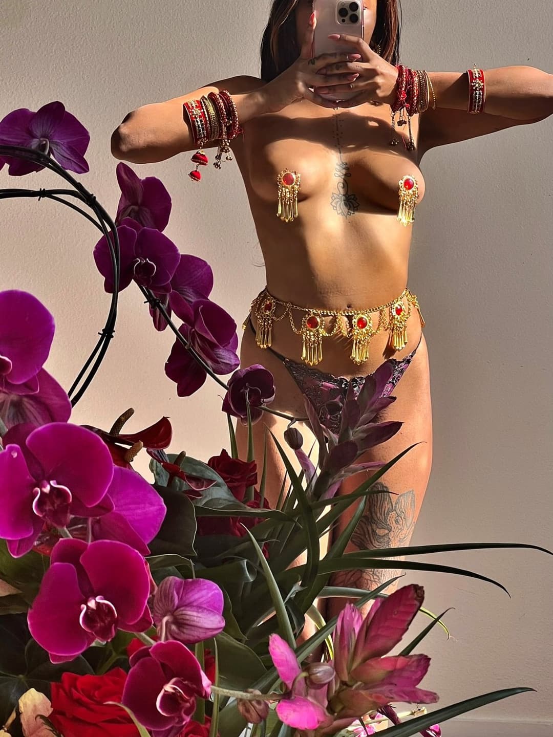 serxy indian teen playing with her pussy