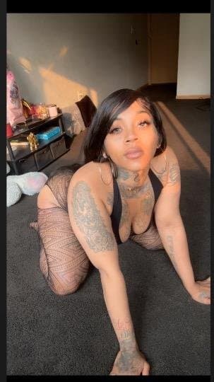 SLIM THICK BOOTY? EBONY?.