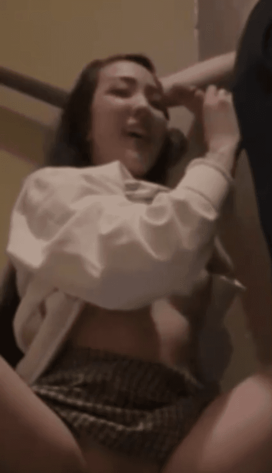 Petite asian bitch blowjob on first date