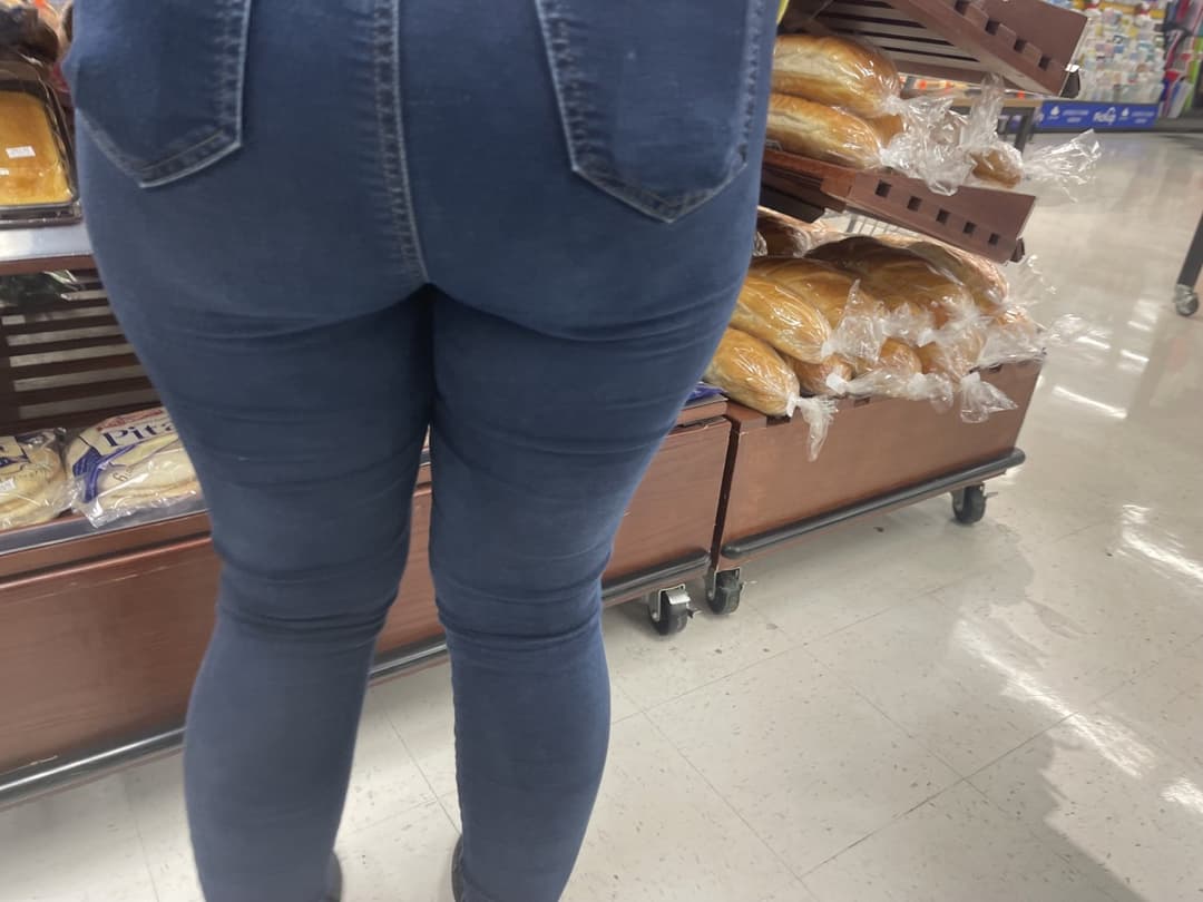 First time ever doing candid! Let me know how I did! Candid teen at the store