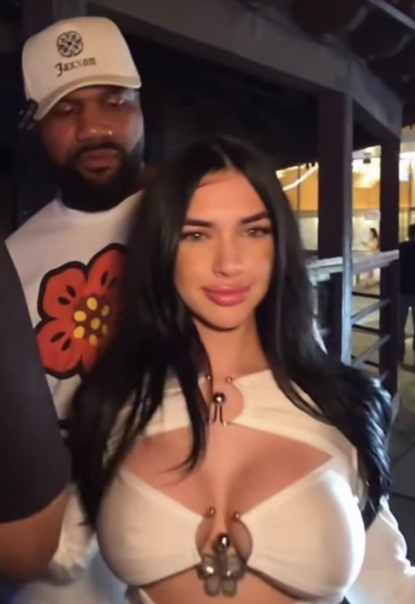 White Teen Slut Gets Pissed On and Gets Fucked ?❄️