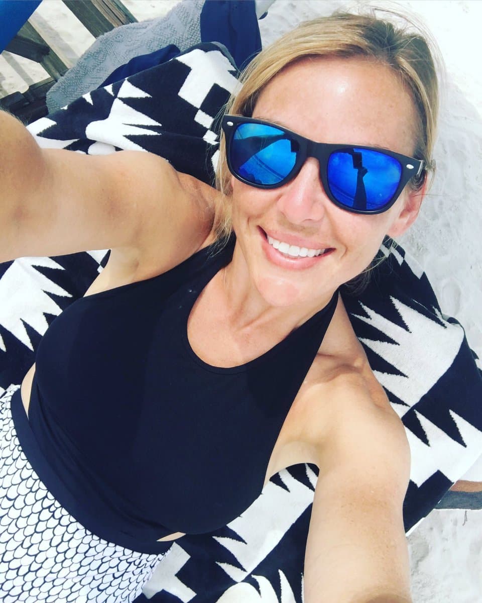 Jessica Robertson the sexiest milf of them all. A hot slutty mom will produce horny whore daughters