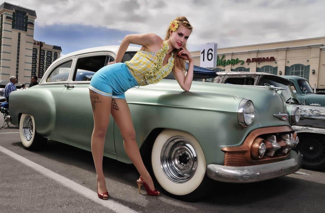 Cars and girls pinup