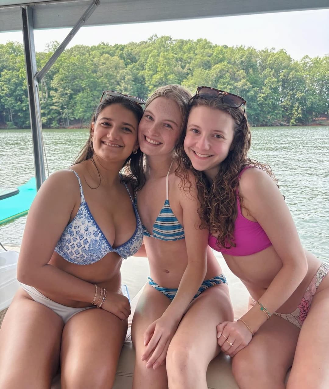 Sexy Teens in Bikinis