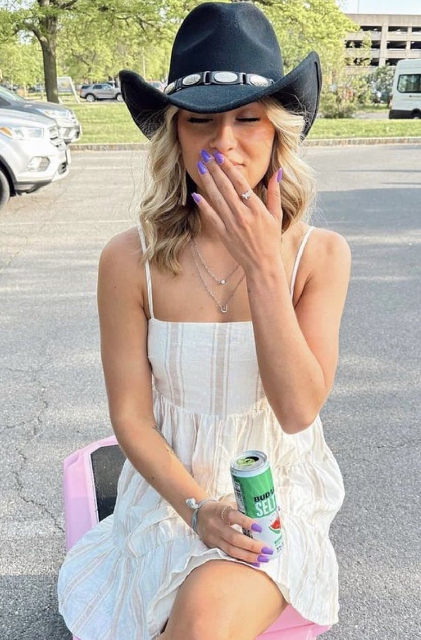 Click to view full size FACE REVEAL college webslut