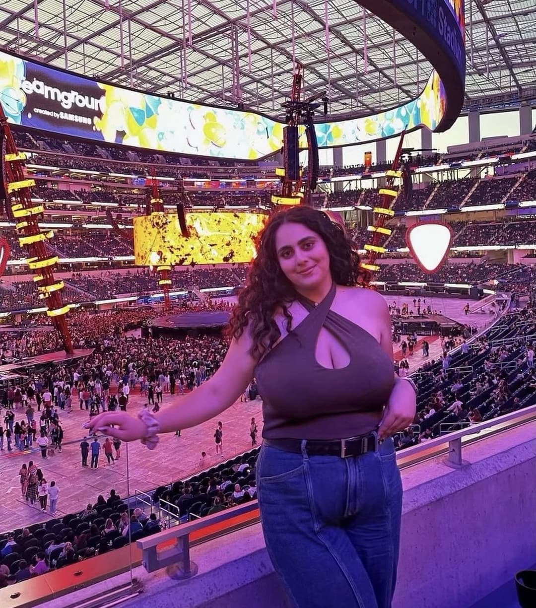 Armenian Psychologist by day , whore in the sheets!