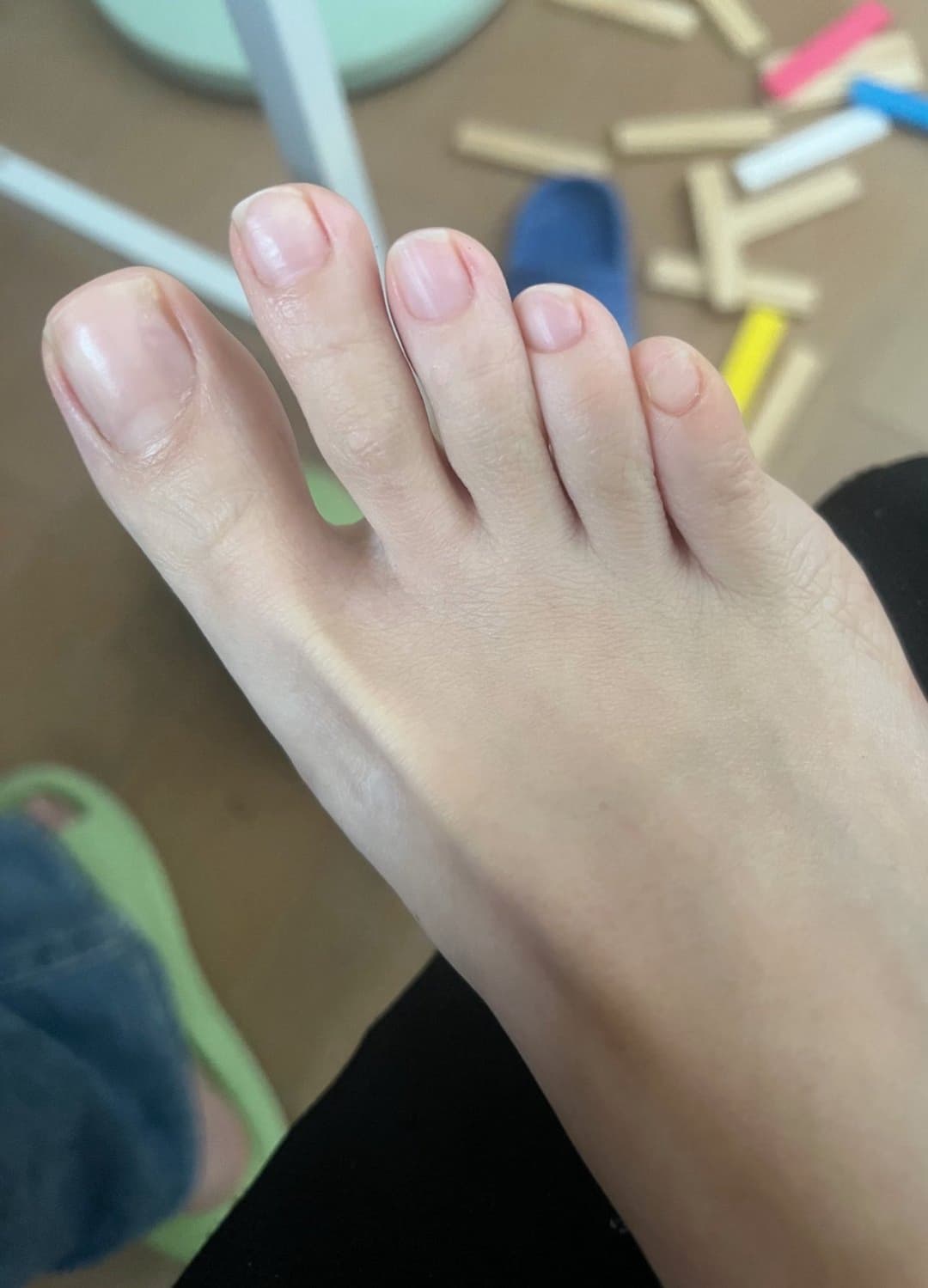 Asian feet / shoes & cum 2