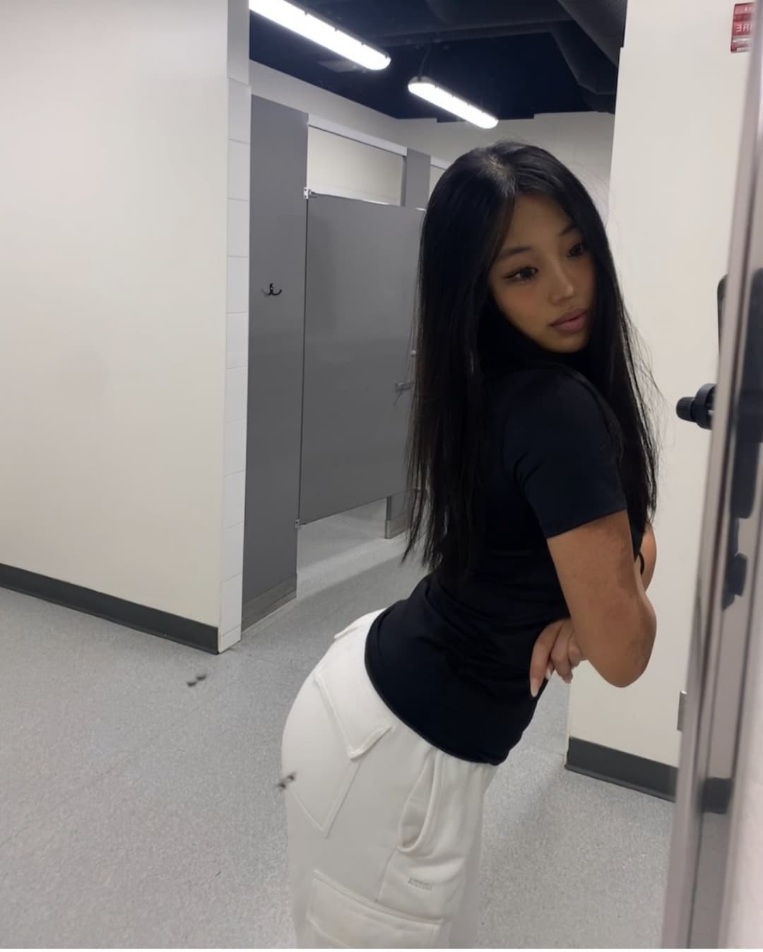 Innocent ABG Asian Teen Gym Girl Leaked Fucking Herself