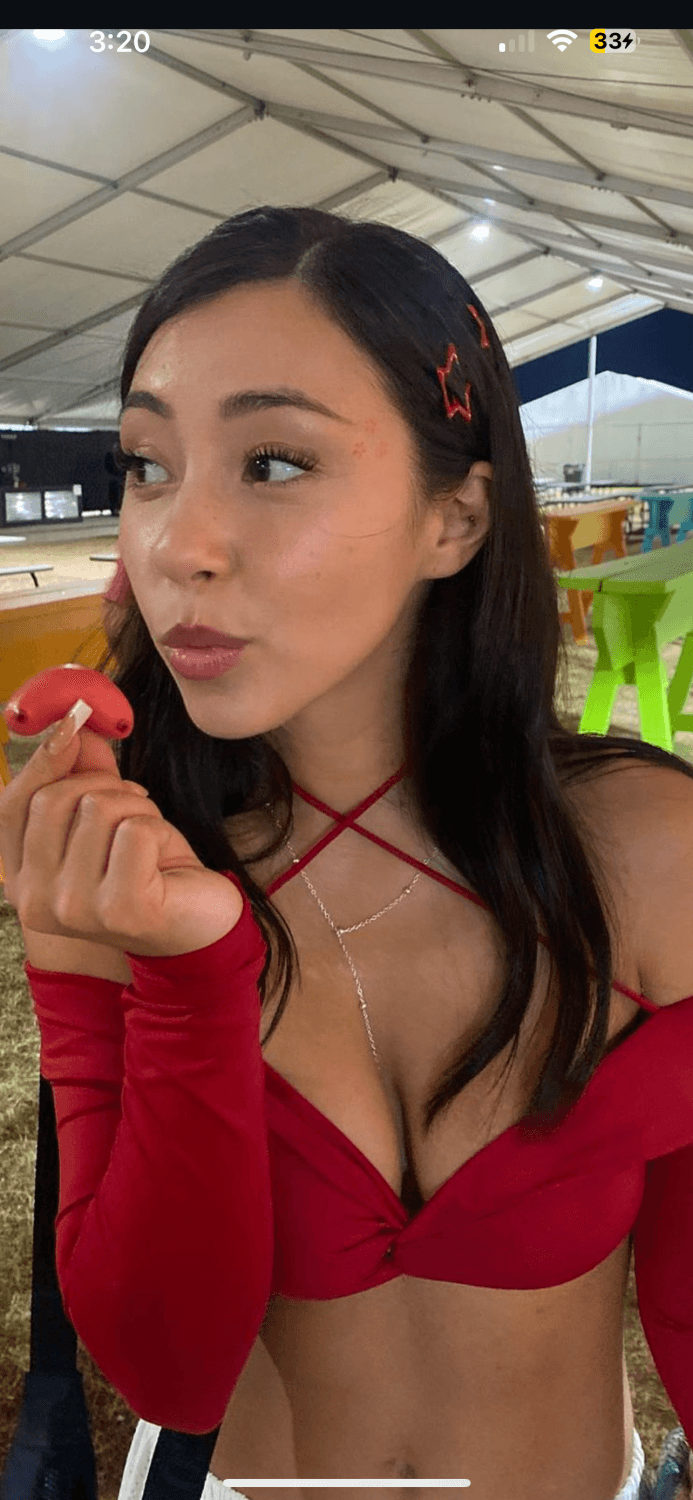 Former Texas state dancer is the prefect 10/10. Huge tits , tight body , fat ass , beautiful face