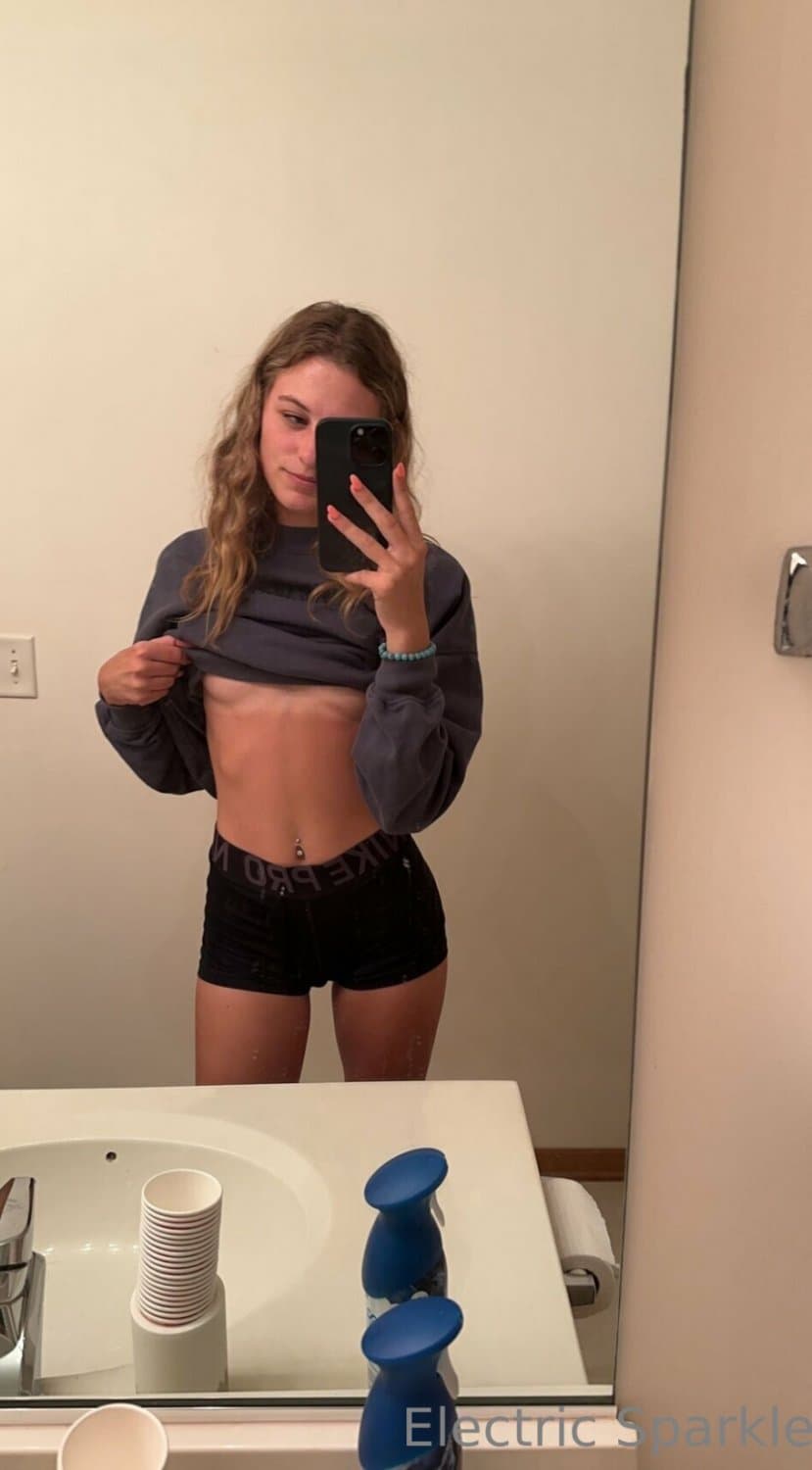 Click to view full size Former petite classmate Hannah loves to show off her body