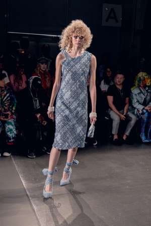 Model takes off her clothes, goes nude to try advance her career