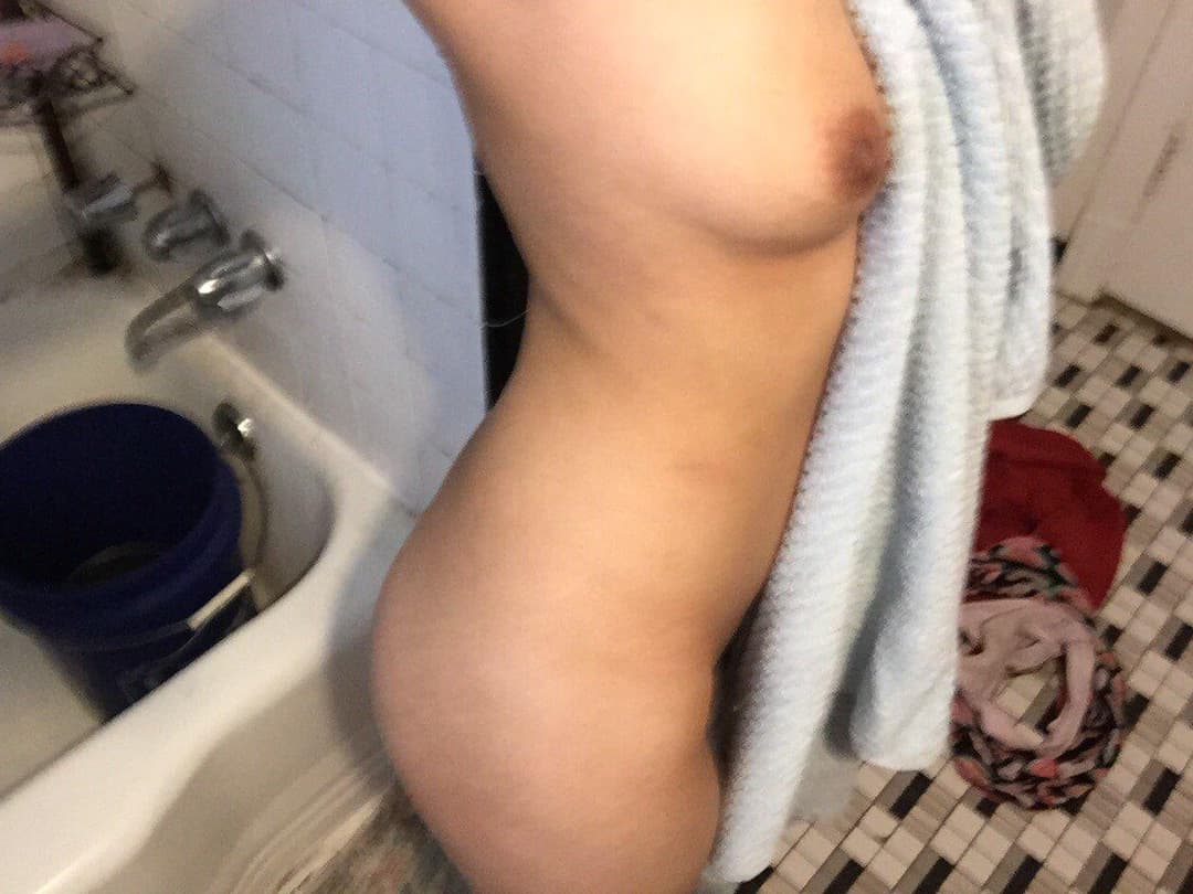 ABG More of my Asian gf, next upload will be more sexy videos! Yes including bj vids n sex vids!