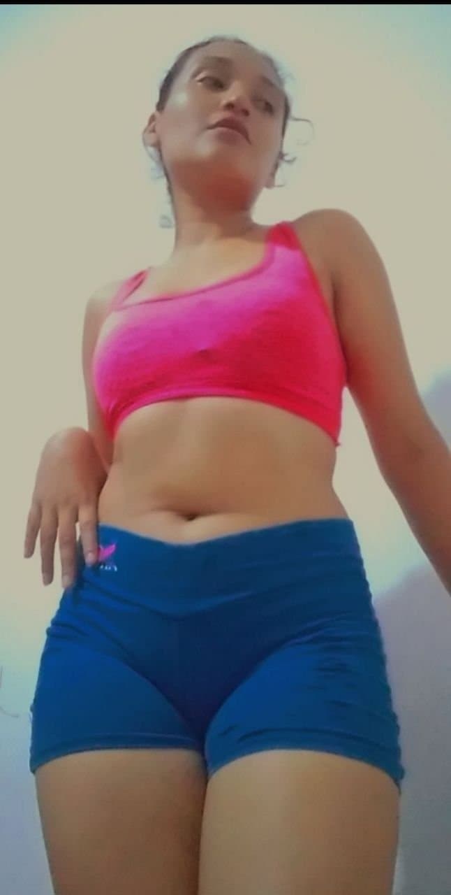 Hermosa boliviana,  necesitada de verga , quien le da verga , para pasarle su número